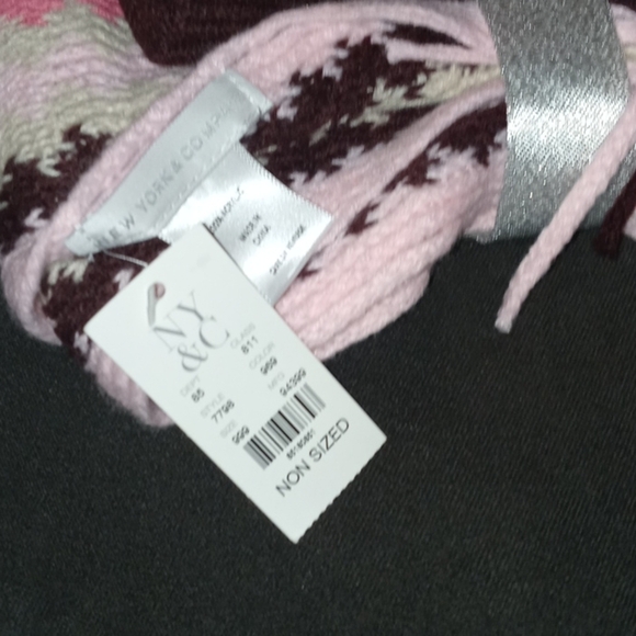 Scarf set never been worn - Picture 2 of 2